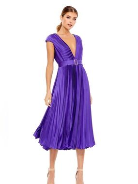 MAC DUGGAL Elegant Purple Pleated V-Neck Midi Dress with Belt